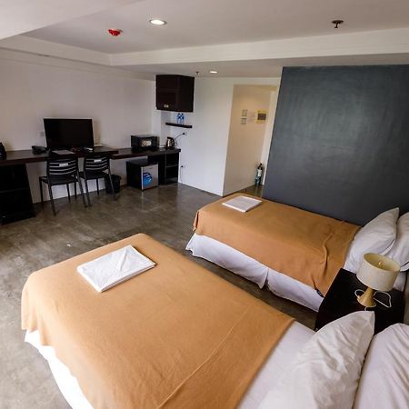 5880 Enriquez Residences Manila Eksteriør bilde