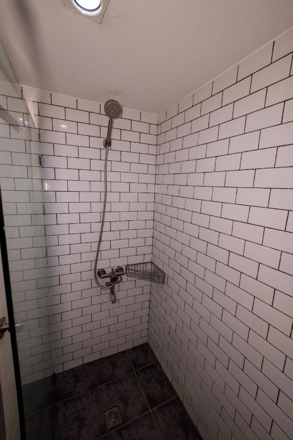 5880 Enriquez Residences Manila Eksteriør bilde