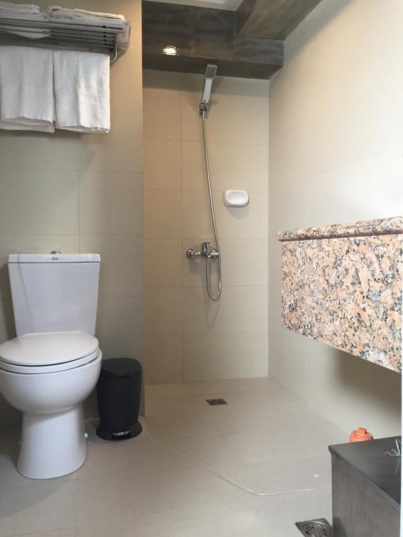 5880 Enriquez Residences Manila Eksteriør bilde
